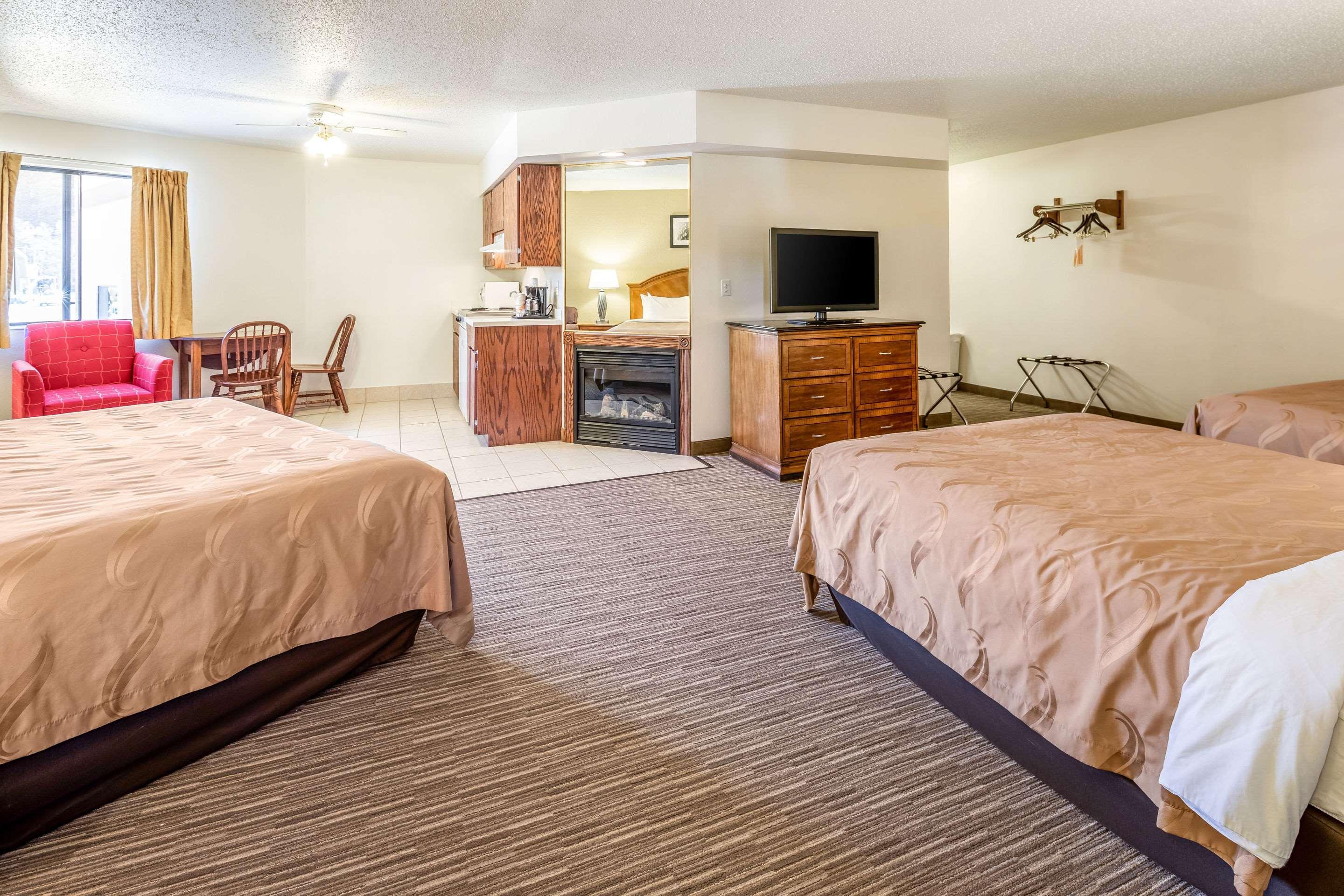Quality Inn Keystone Near Mount Rushmore Экстерьер фото