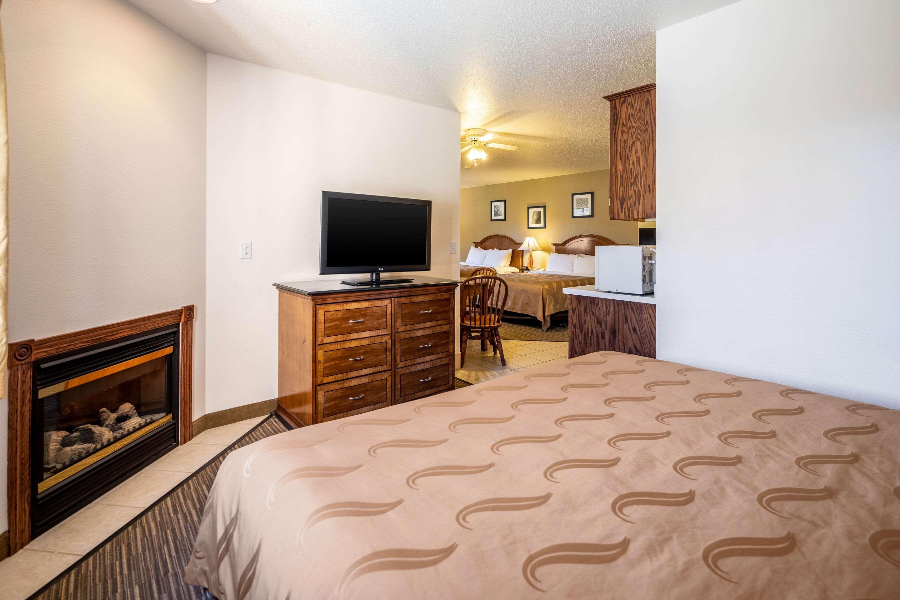 Quality Inn Keystone Near Mount Rushmore Экстерьер фото