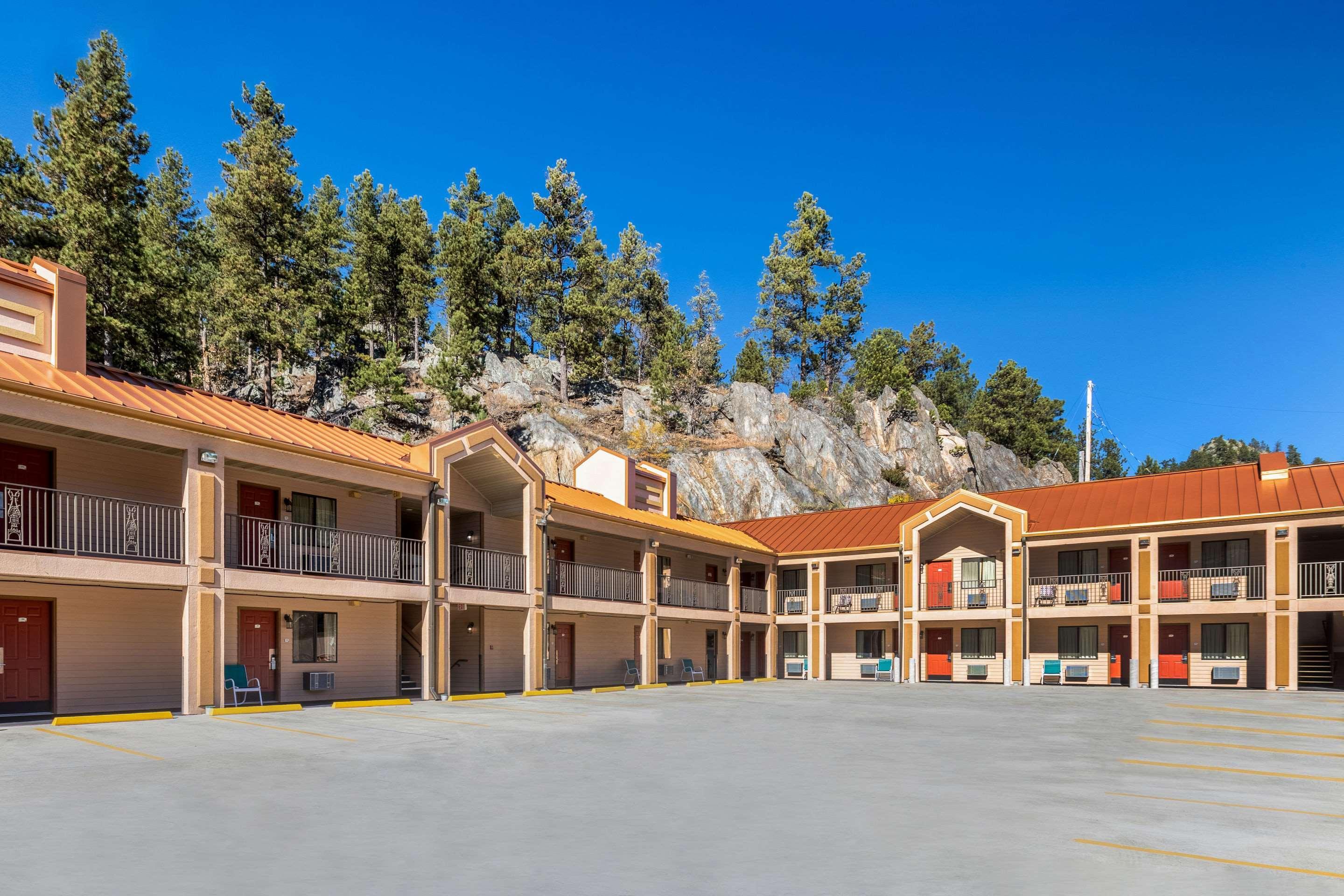 Quality Inn Keystone Near Mount Rushmore Экстерьер фото