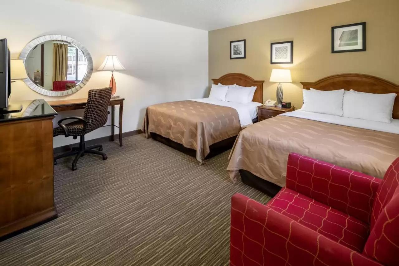 Quality Inn Keystone Near Mount Rushmore Экстерьер фото