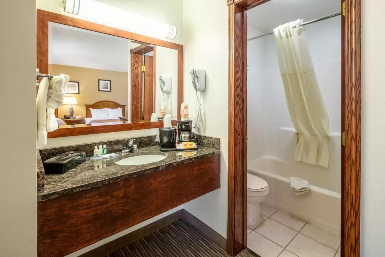 Quality Inn Keystone Near Mount Rushmore Экстерьер фото